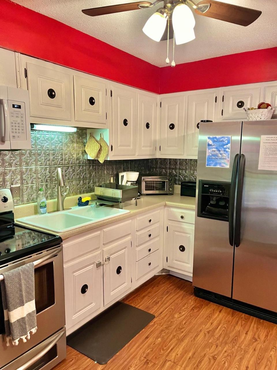 Family Friendly Downtown Home - Private Yard & Grill - Location, Location, Location! Athens Eksteriør billede