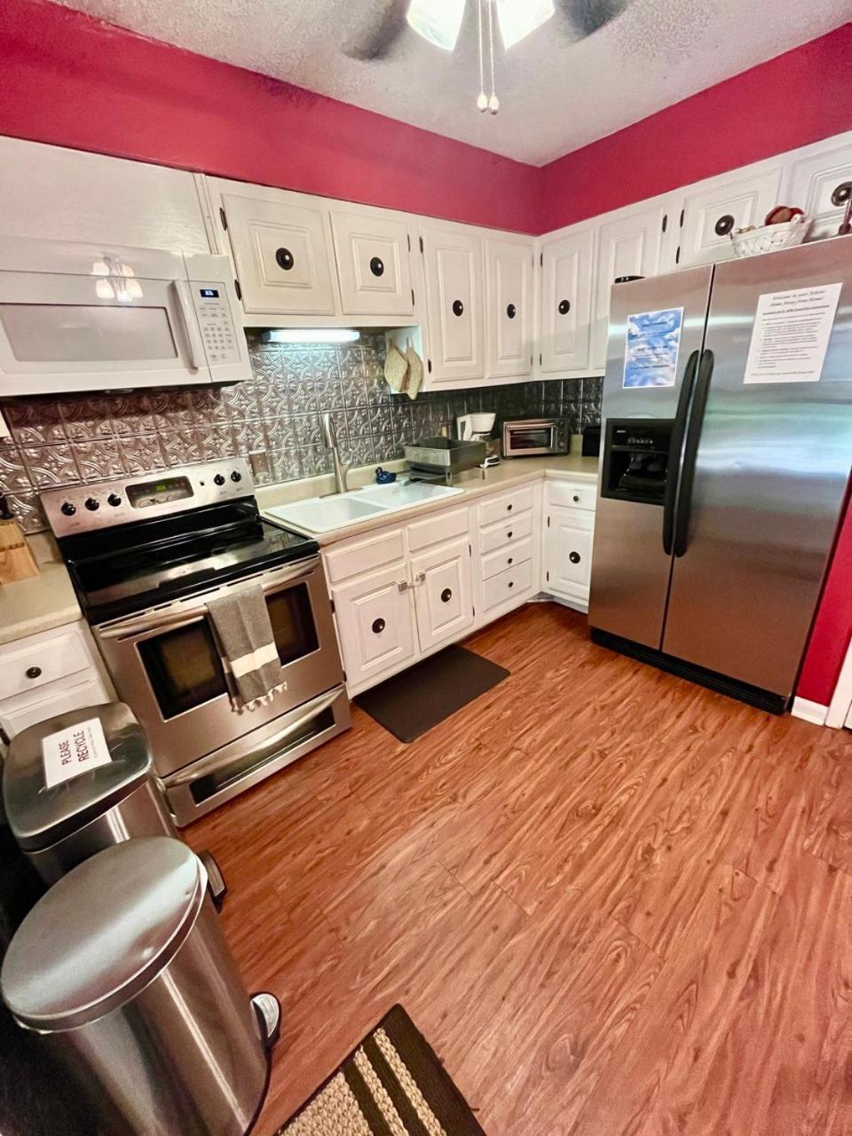 Family Friendly Downtown Home - Private Yard & Grill - Location, Location, Location! Athens Eksteriør billede